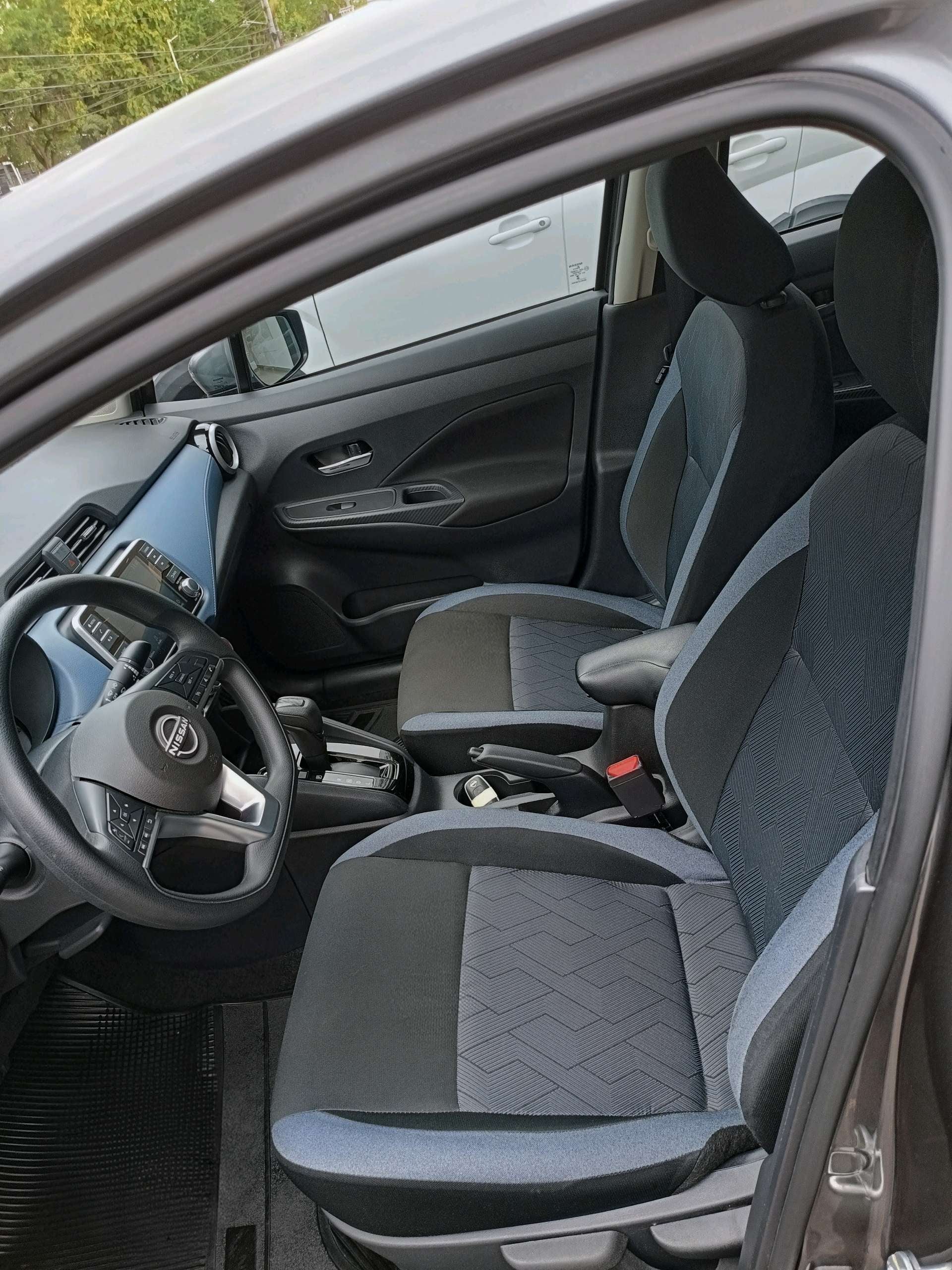 2025 Nissan VERSA 4P ADVANCE L41.6 AUT