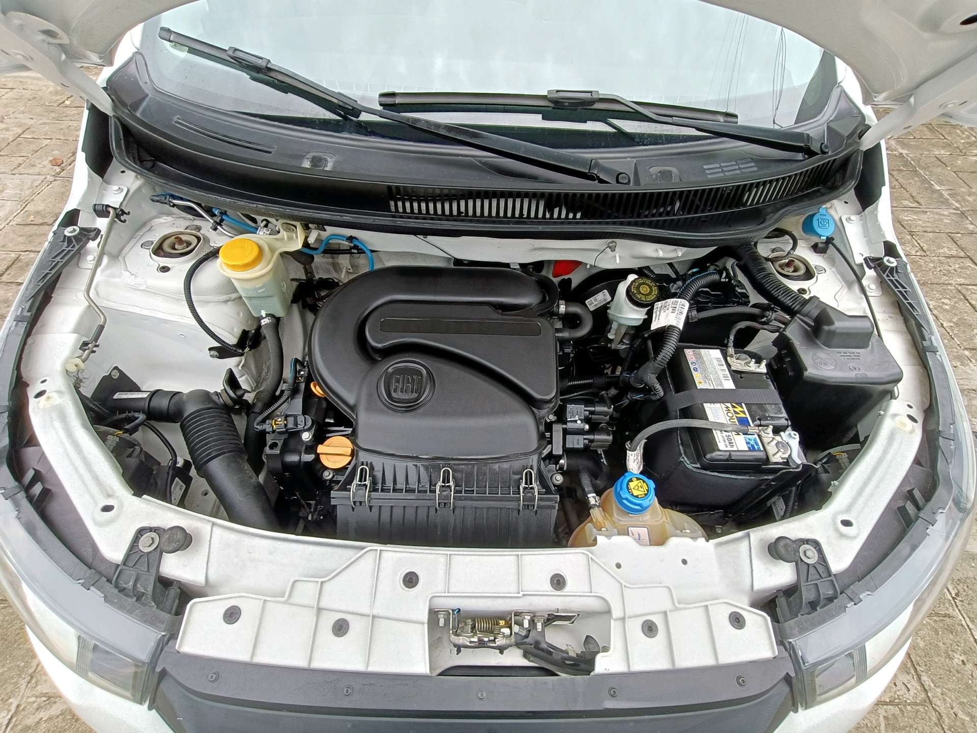 2023 FIAT MOBI 5 PTS LIKE TM5 AAC VE F NIEBLA R-14