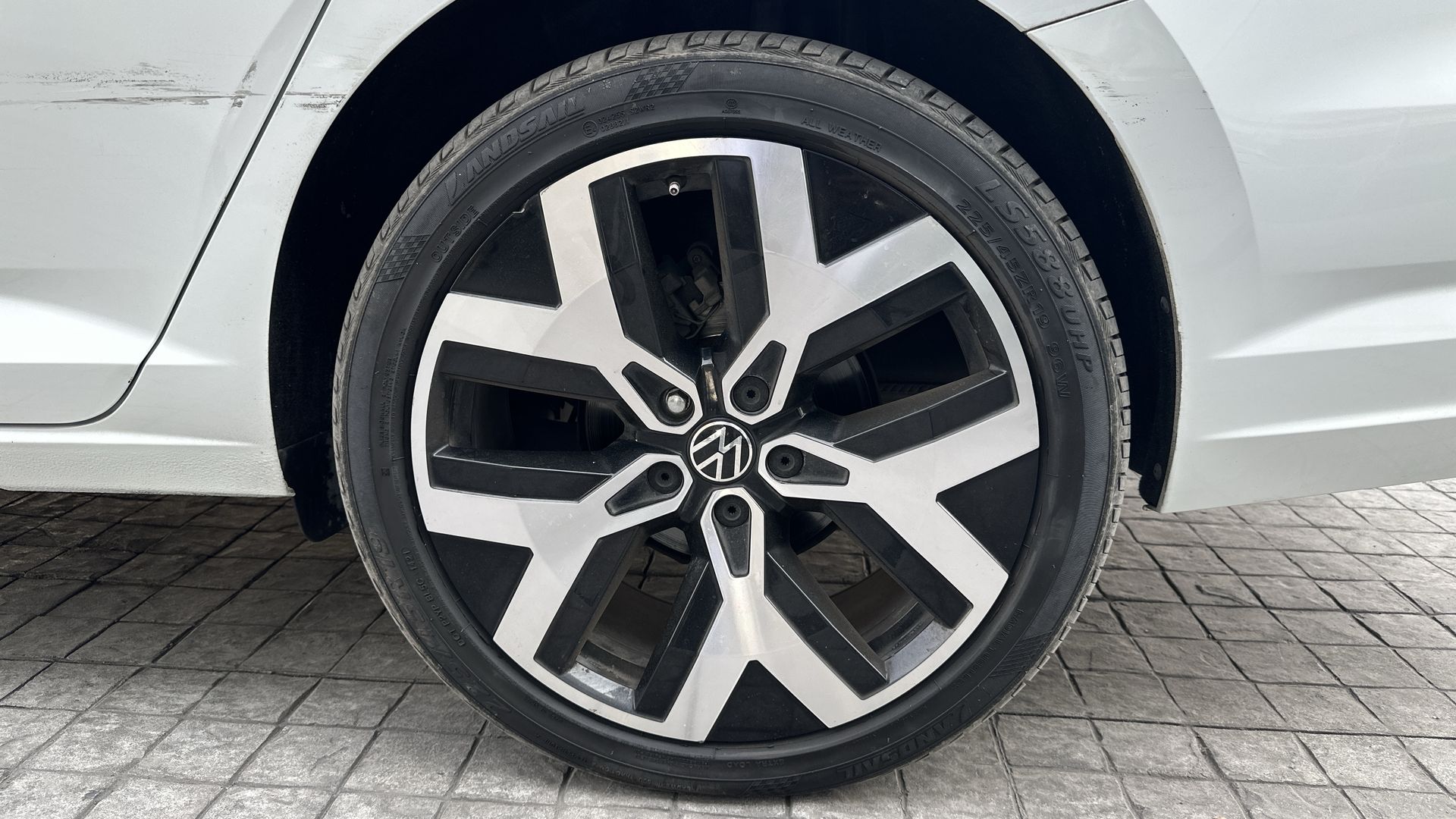 2019 Volkswagen JETTA 4 PTS HIGHLINE 14T TA PIEL QC RA-17