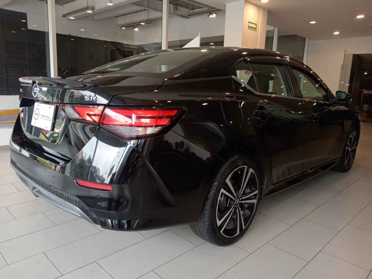 2023 Nissan Sentra 4p SR L4/2.0 Aut