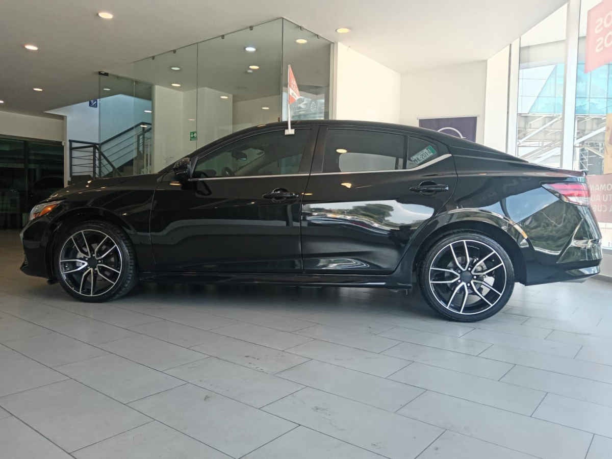 2023 Nissan Sentra 4p SR L4/2.0 Aut