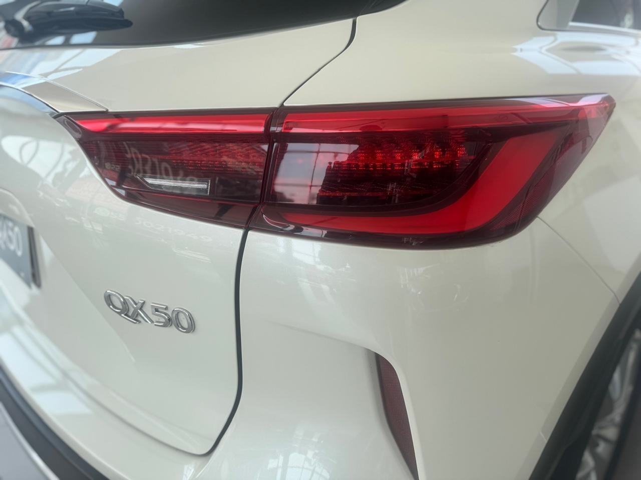 2022 INFINITI QX50 5 PTS QX50 ESSENTIAL 20T CVT PIEL  F LED TP RA-19