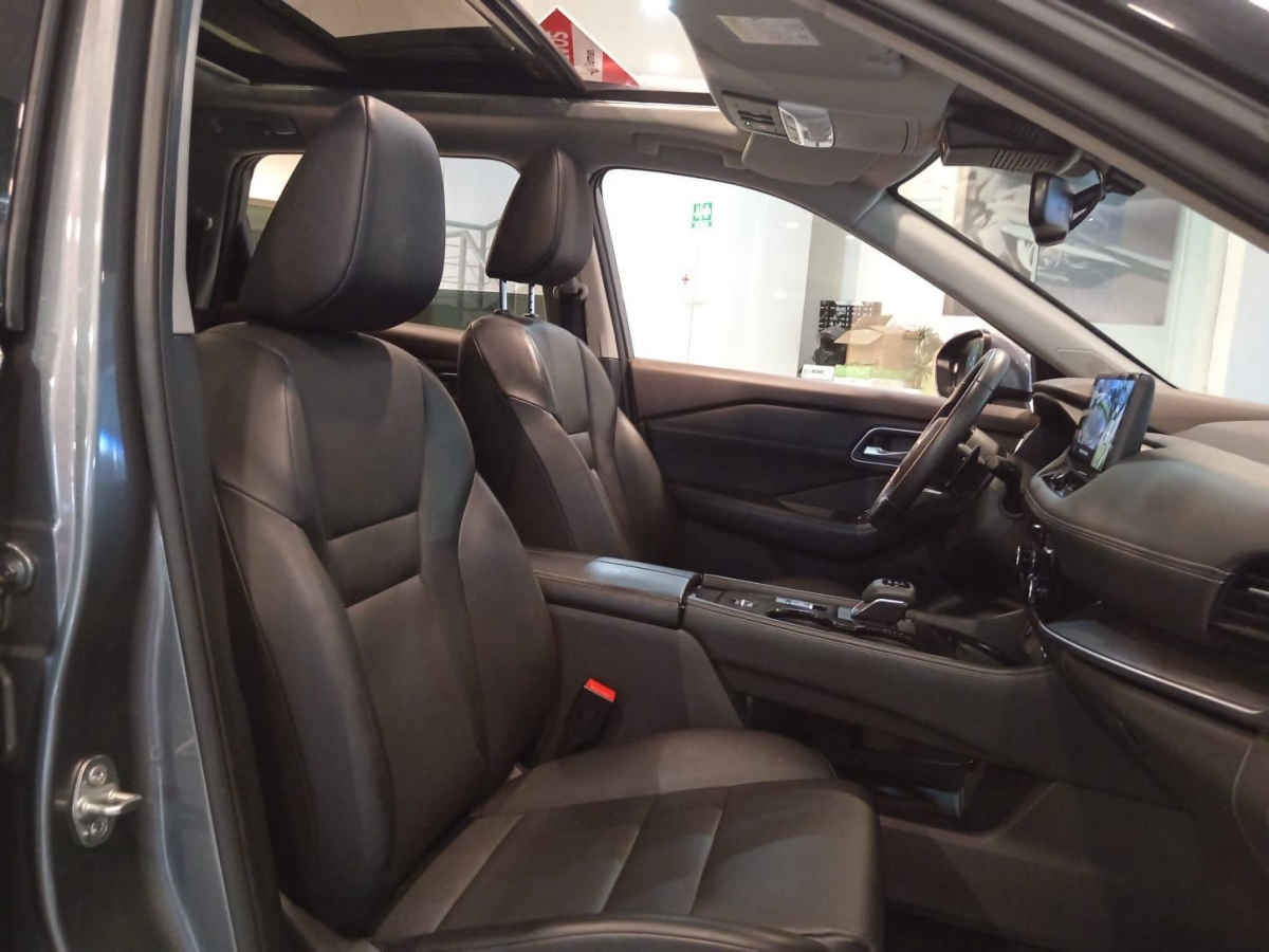 2025 Nissan X-Trail 5p Platinum 3 Row L4/2.5 Aut