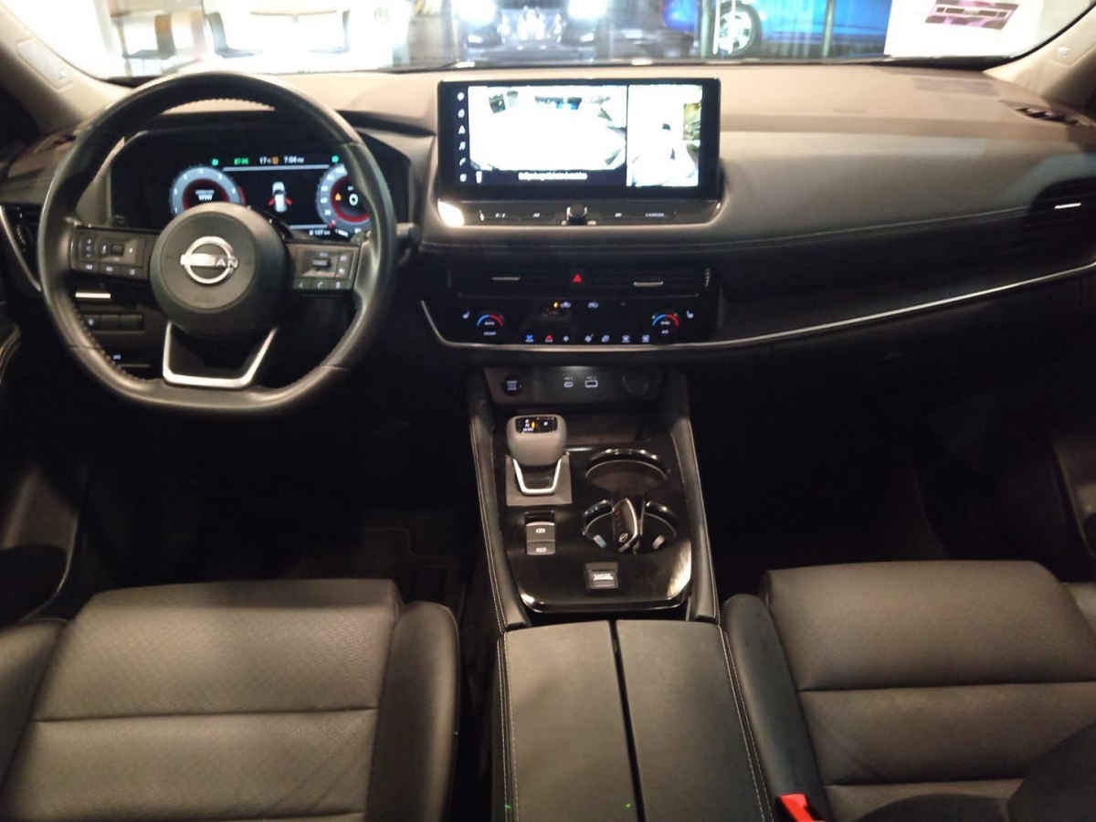 2025 Nissan X-Trail 5p Platinum 3 Row L4/2.5 Aut