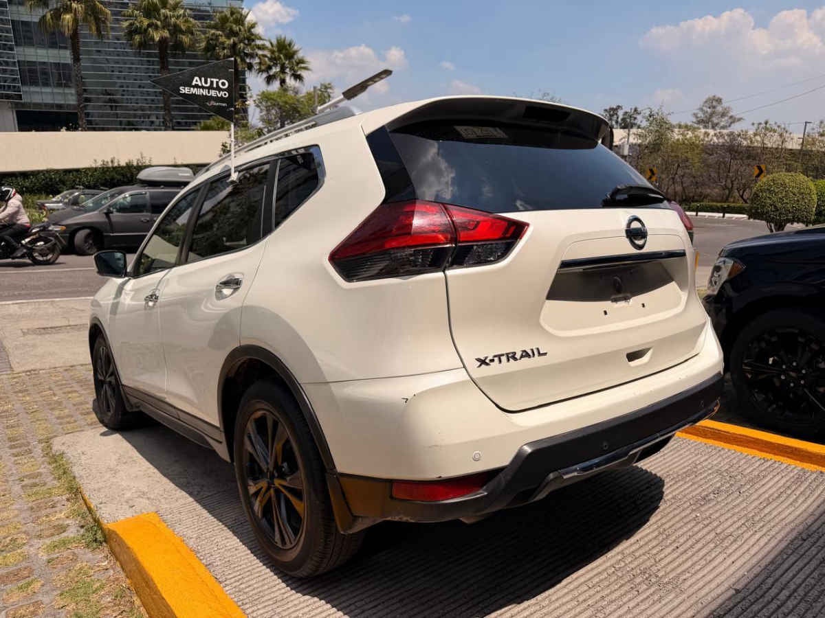 2022 Nissan X-Trail 5p Advance 3 L4/2.5 Aut Banca abatible