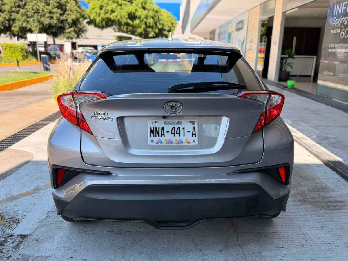 2018 Toyota C-HR 4p CVT L4/2.0 Aut