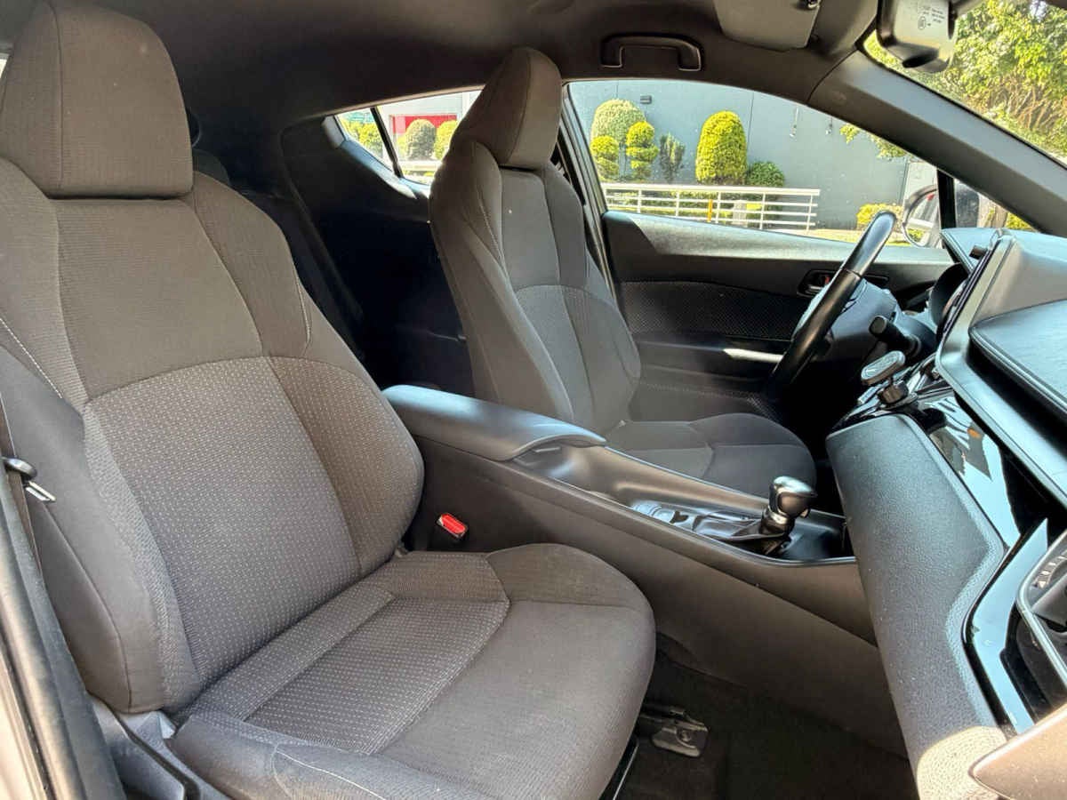 2018 Toyota C-HR 4p CVT L4/2.0 Aut
