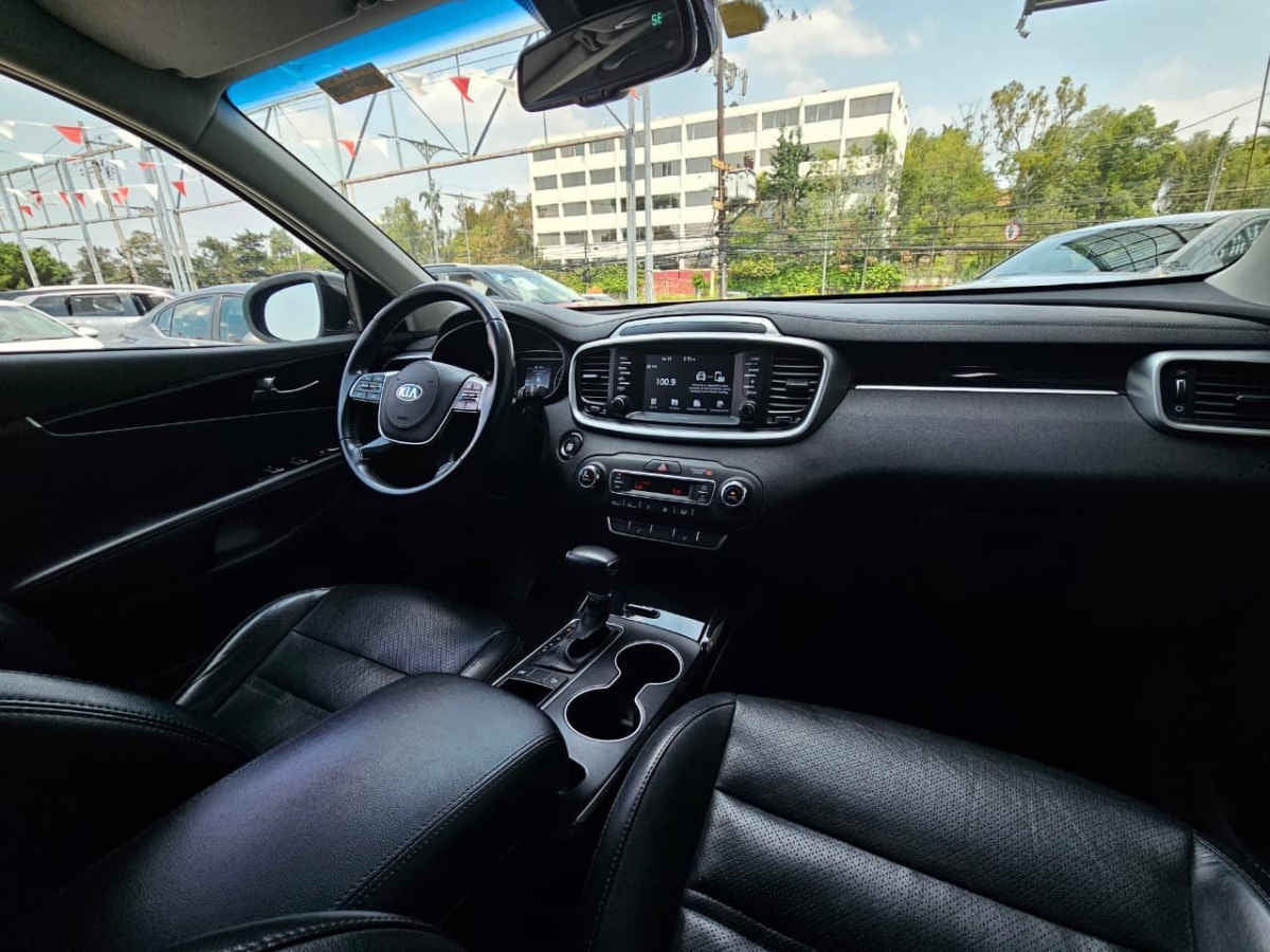 2019 Kia SORENTO 5 PTS EX V6 TA AAC PIEL 7 PAS RA-18