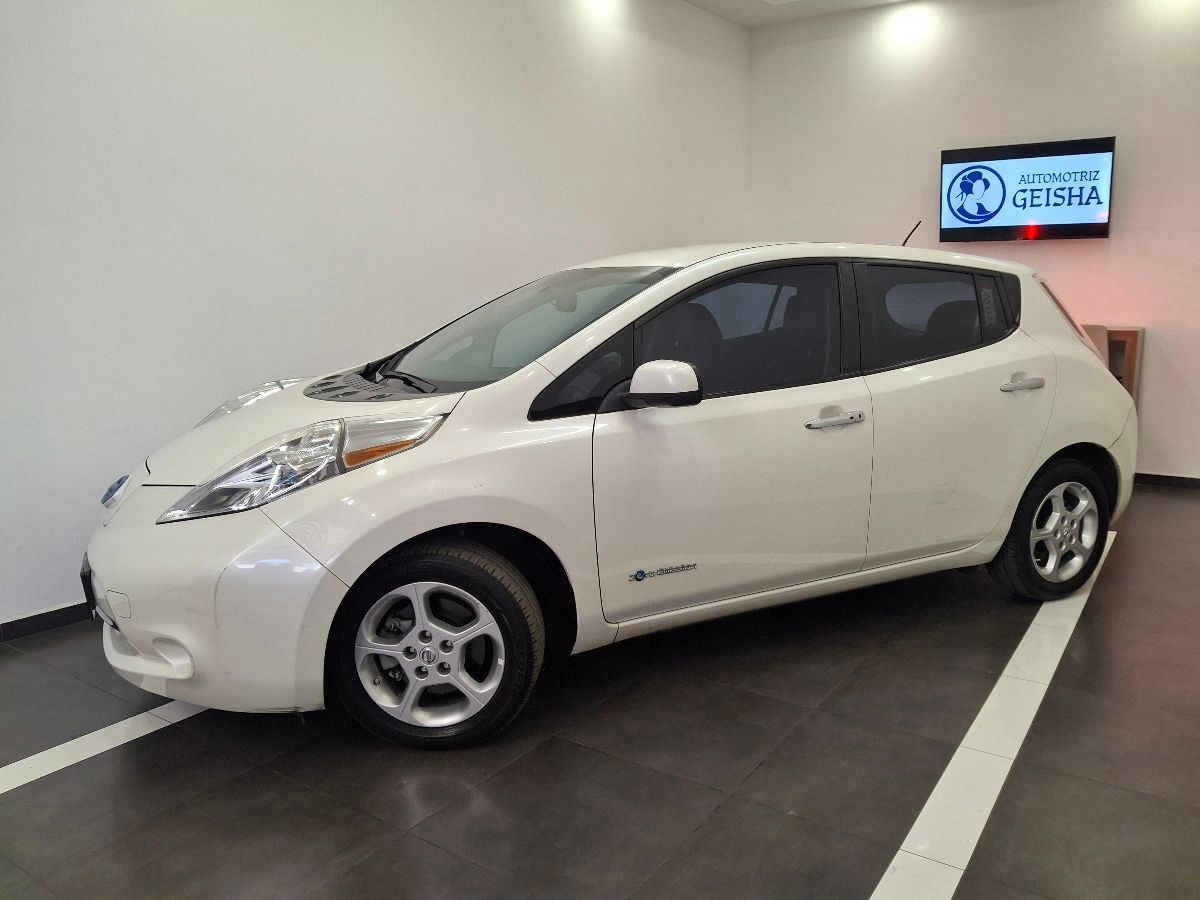 2017 Nissan LEAF 5p Electrico 30 kwh/90 kw