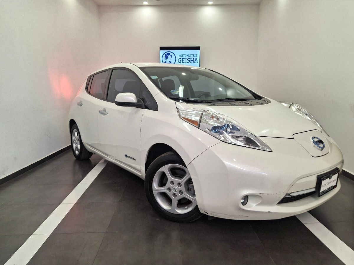 2017 Nissan LEAF 5p Electrico 30 kwh/90 kw