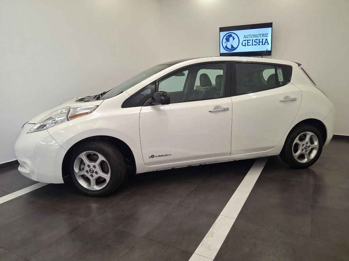 2017 Nissan LEAF 5p Electrico 24 kwh/90 kw