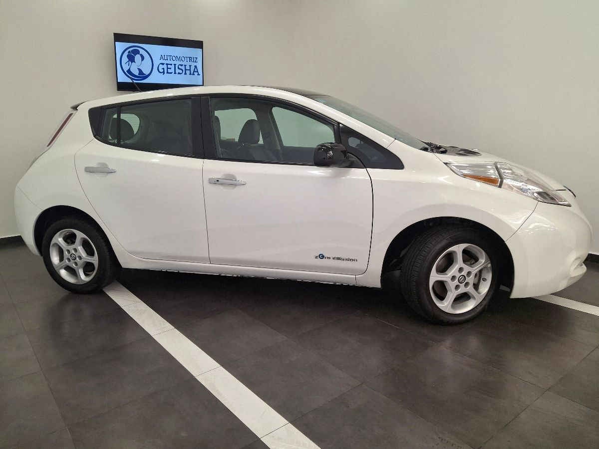 2017 Nissan LEAF 5p Electrico 24 kwh/90 kw