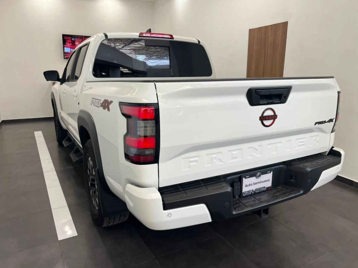 2024 Nissan Frontier 4p Pro-4X V6/3.8 Aut 4x4
