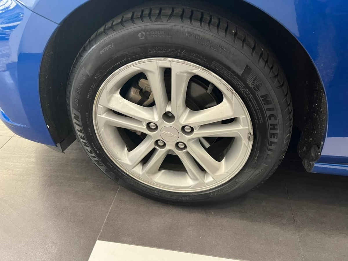2017 Chevrolet Cruze 4p LS L4/1.4/T Aut