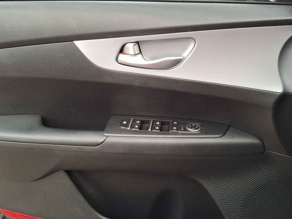 2023 Kia FORTE SEDAN 4p L L4/2.0 Man