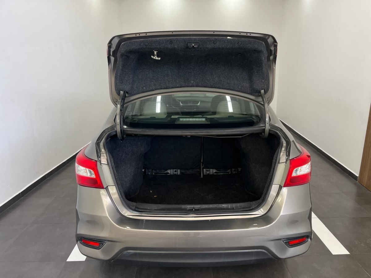 2017 Nissan Sentra 4p Advance L4/1.8 Aut