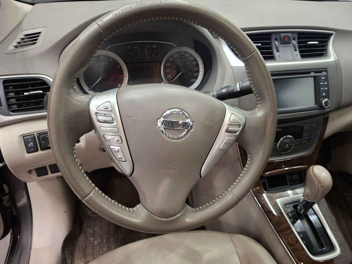 2015 Nissan Sentra 4p Exclusive L4/1.8 Aut Nave