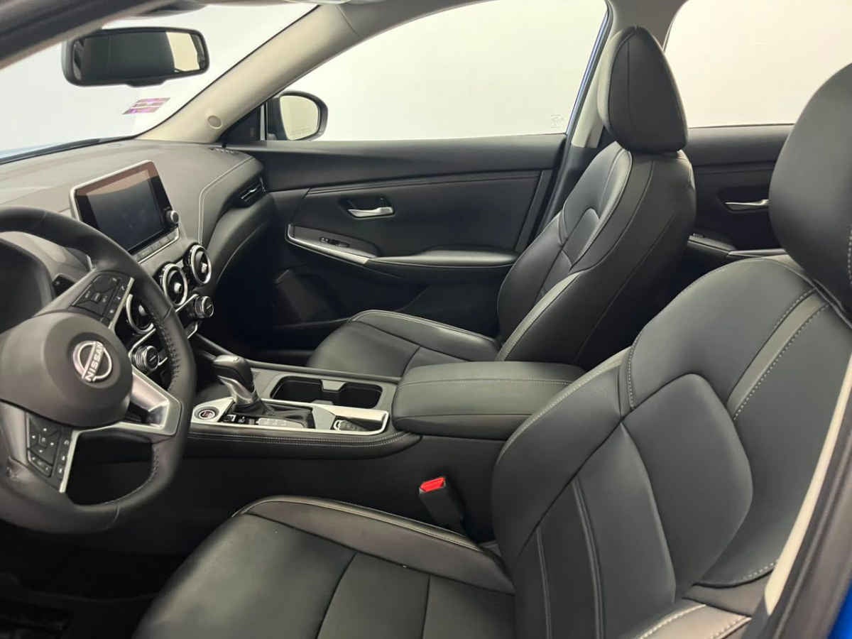 2025 Nissan Sentra 4p SR Platinum Bi-tono L4/2.0 Aut