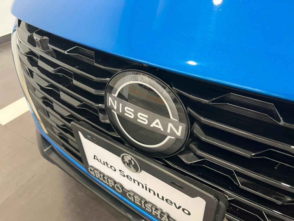 2025 Nissan Sentra 4p SR Platinum Bi-tono L4/2.0 Aut