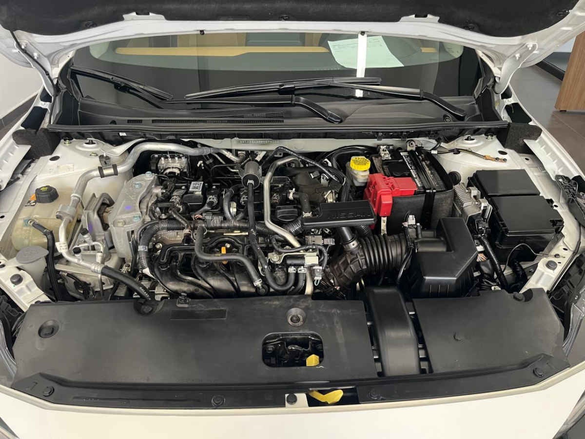 2025 Nissan Sentra 4p SR Platinum L4/2.0 Aut