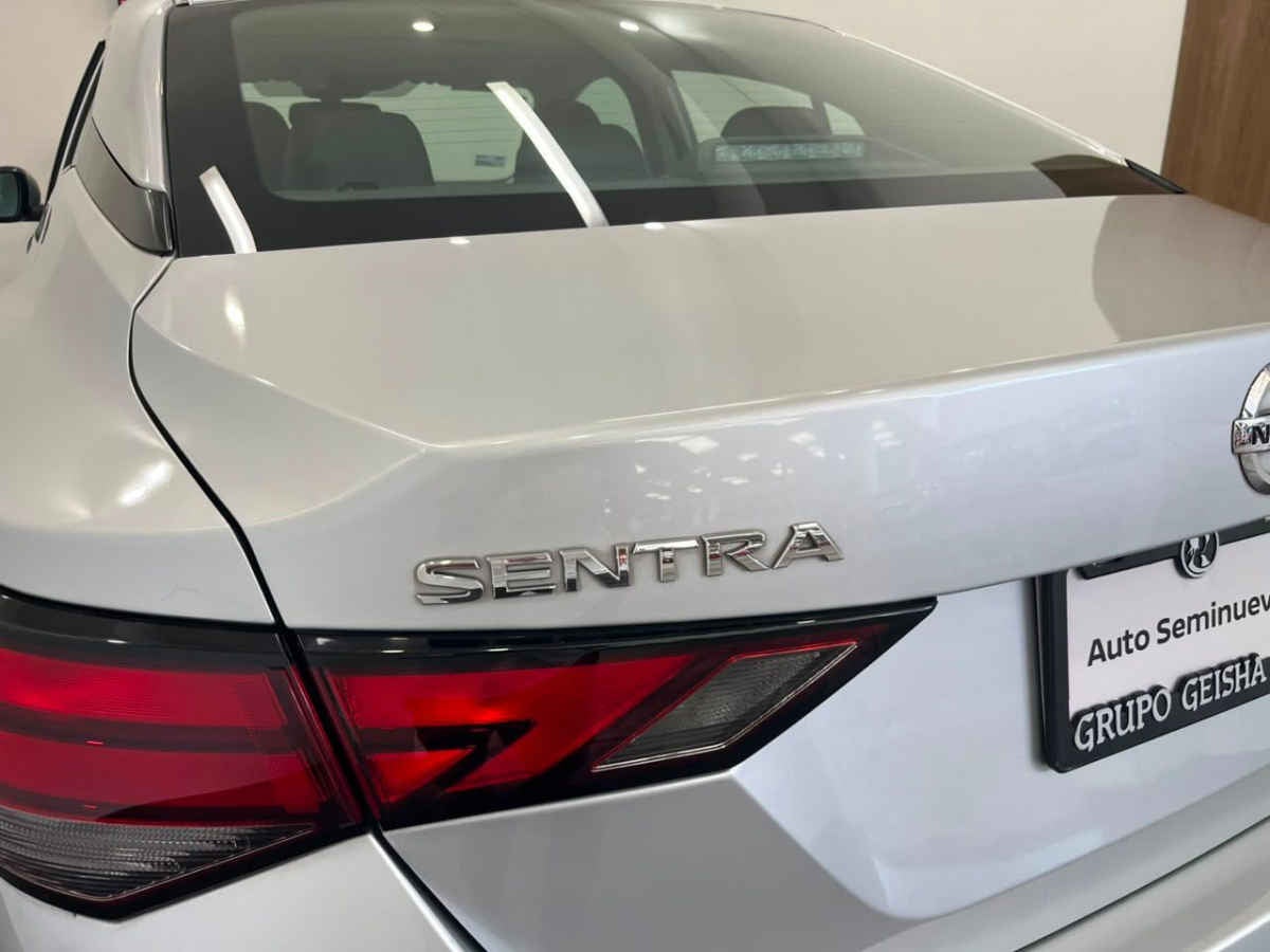 2020 Nissan Sentra 4p Exclusive L4/2.0 Aut