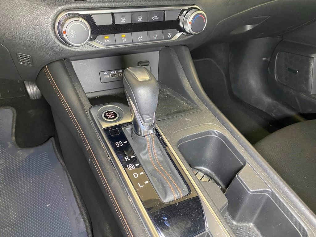 2022 Nissan Sentra 4p SR Bi-tono L4/2.0 Aut