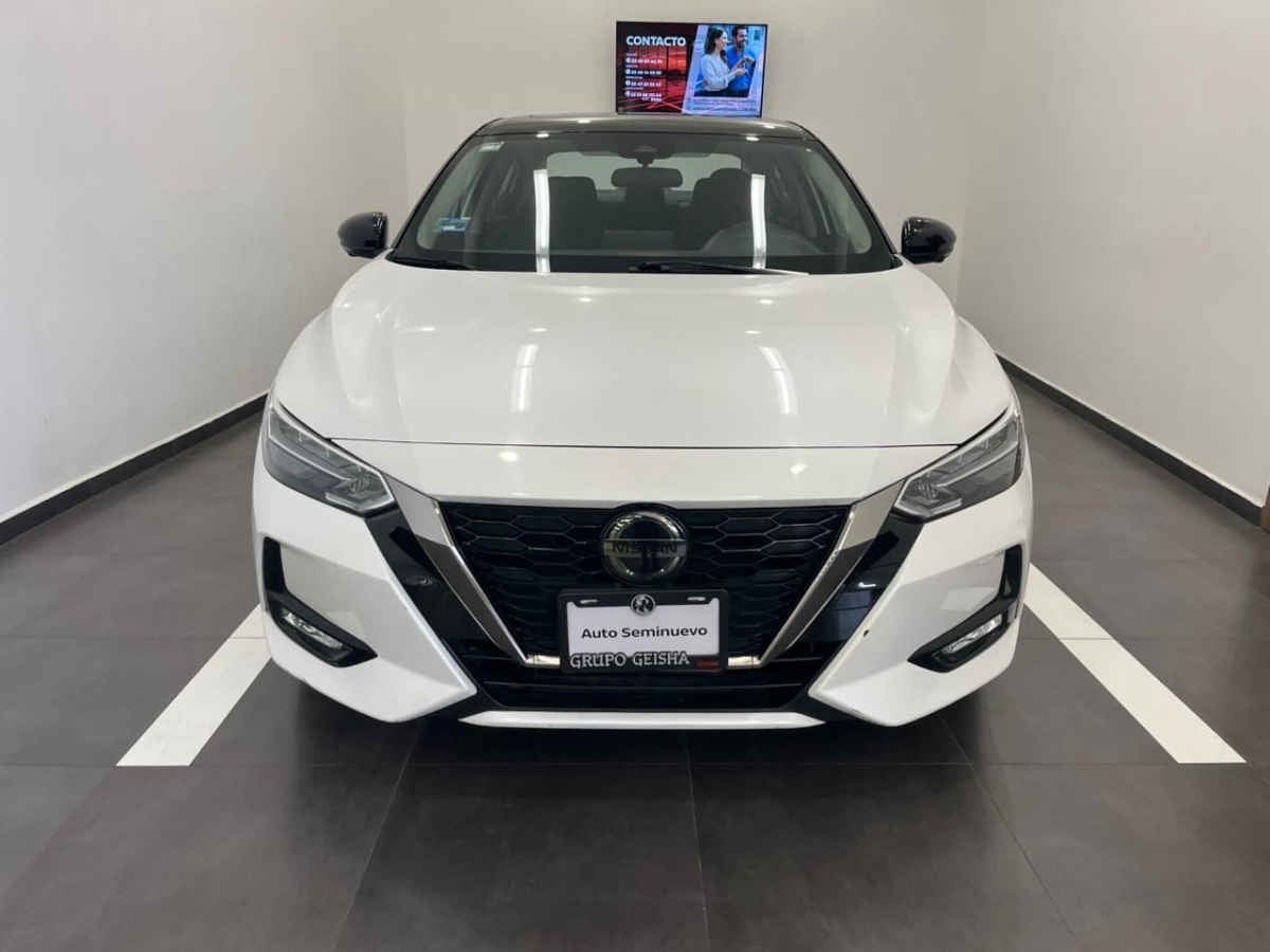2021 Nissan Sentra 4p SR Bi-tono L4/2.0 Aut