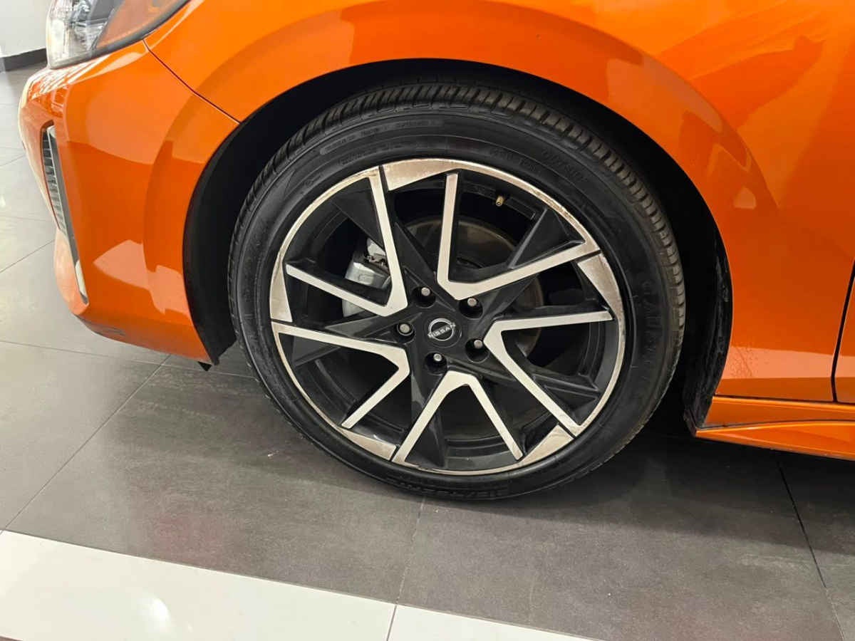 2024 Nissan Sentra 4p SR Platinum Bi-tono L4/2.0 Aut