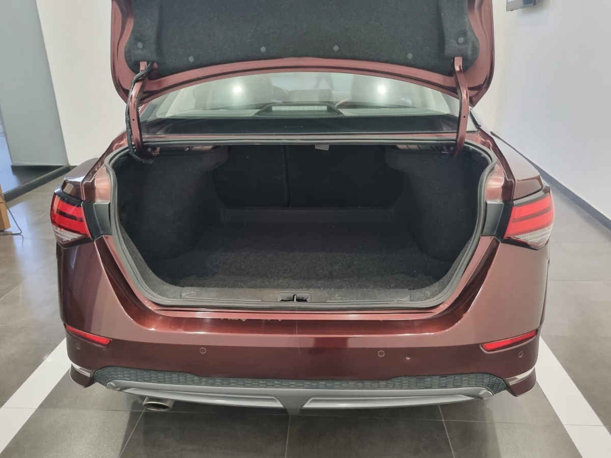 2023 Nissan Sentra 4p SR Platinum L4/2.0 Aut