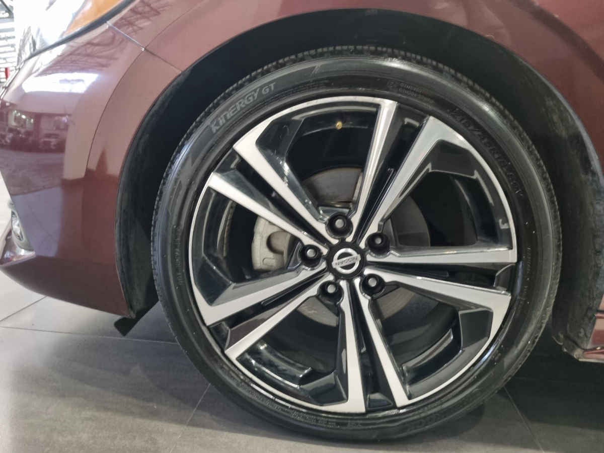 2023 Nissan Sentra 4p SR Platinum L4/2.0 Aut