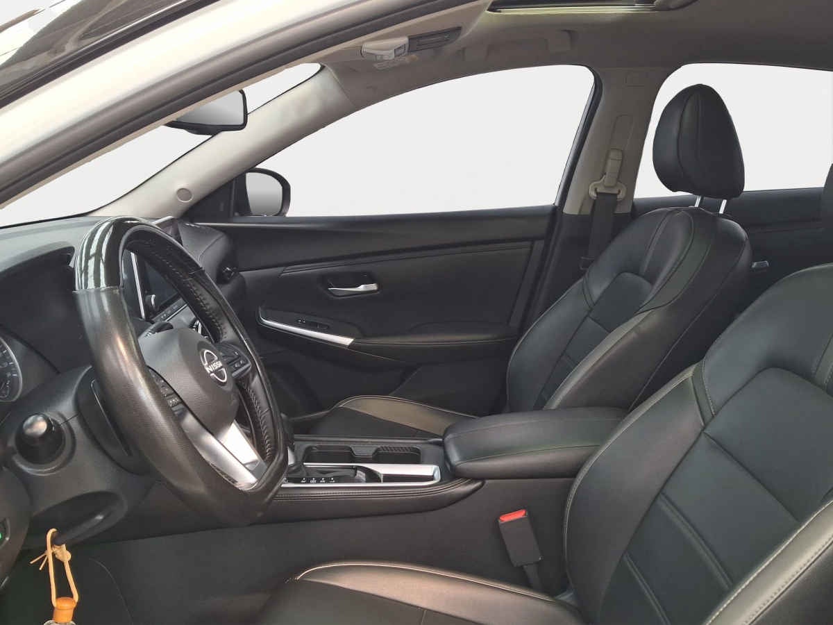 2025 Nissan Sentra 4p SR Platinum Bi-tono L4/2.0 Aut