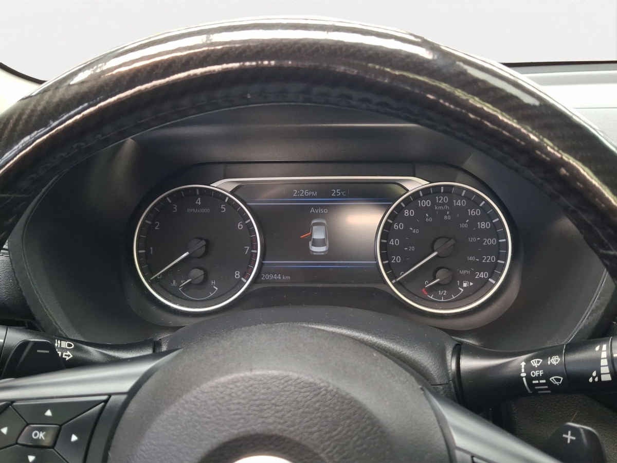 2025 Nissan Sentra 4p SR Platinum Bi-tono L4/2.0 Aut