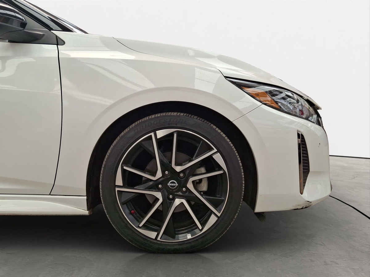 2025 Nissan Sentra 4p SR Platinum Bi-tono L4/2.0 Aut