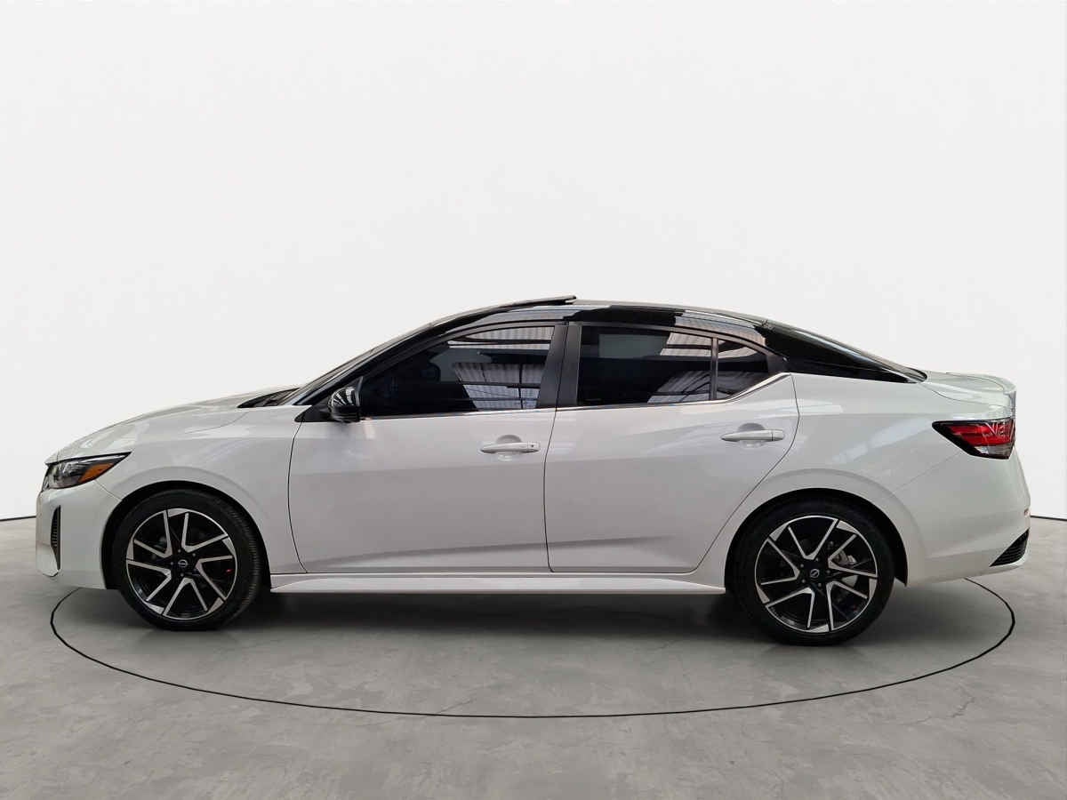 2025 Nissan Sentra 4p SR Platinum Bi-tono L4/2.0 Aut