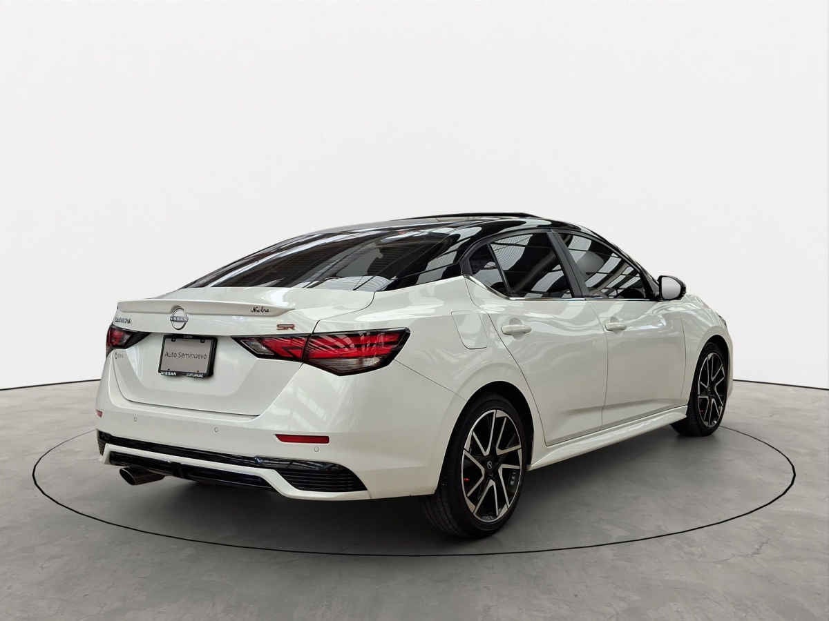 2025 Nissan Sentra 4p SR Platinum Bi-tono L4/2.0 Aut