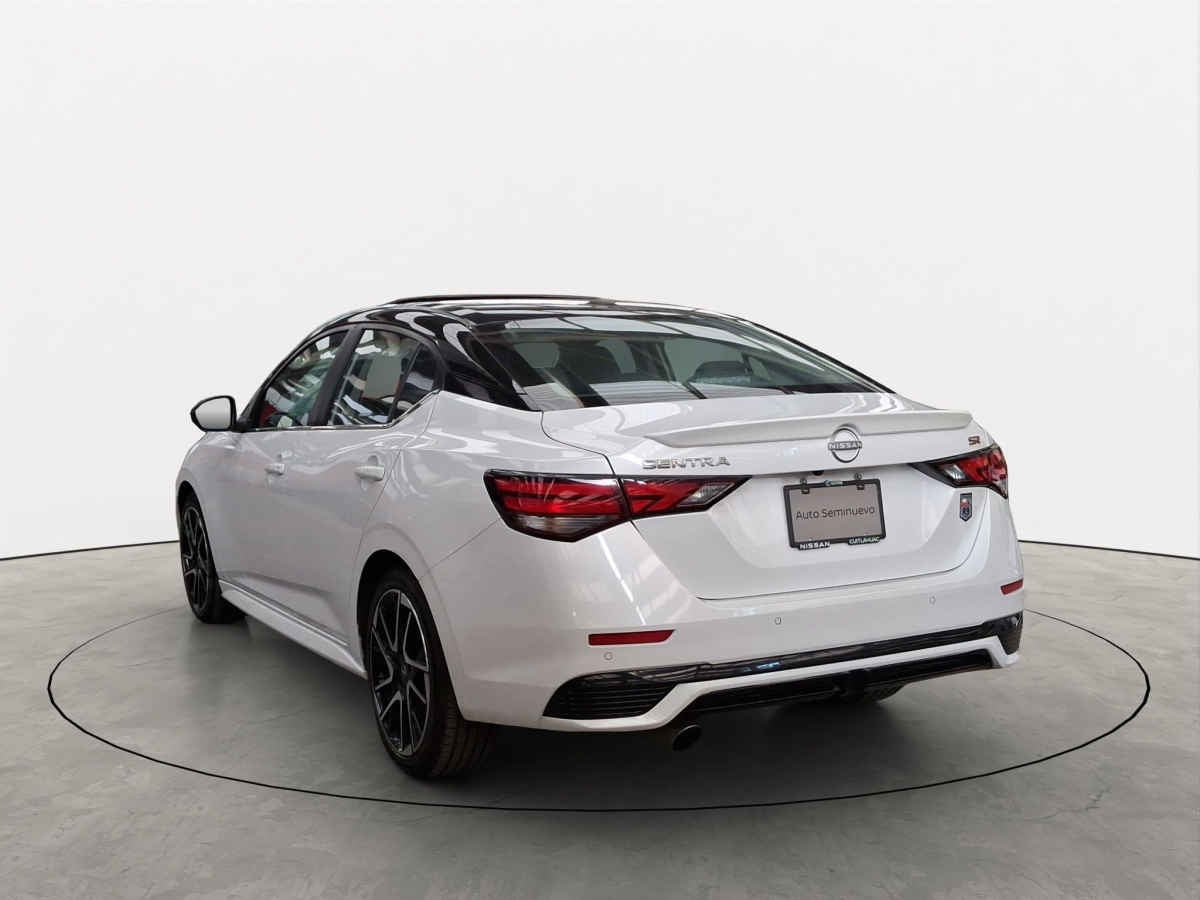 2024 Nissan Sentra 4p SR Platinum Bi-tono L4/2.0 Aut