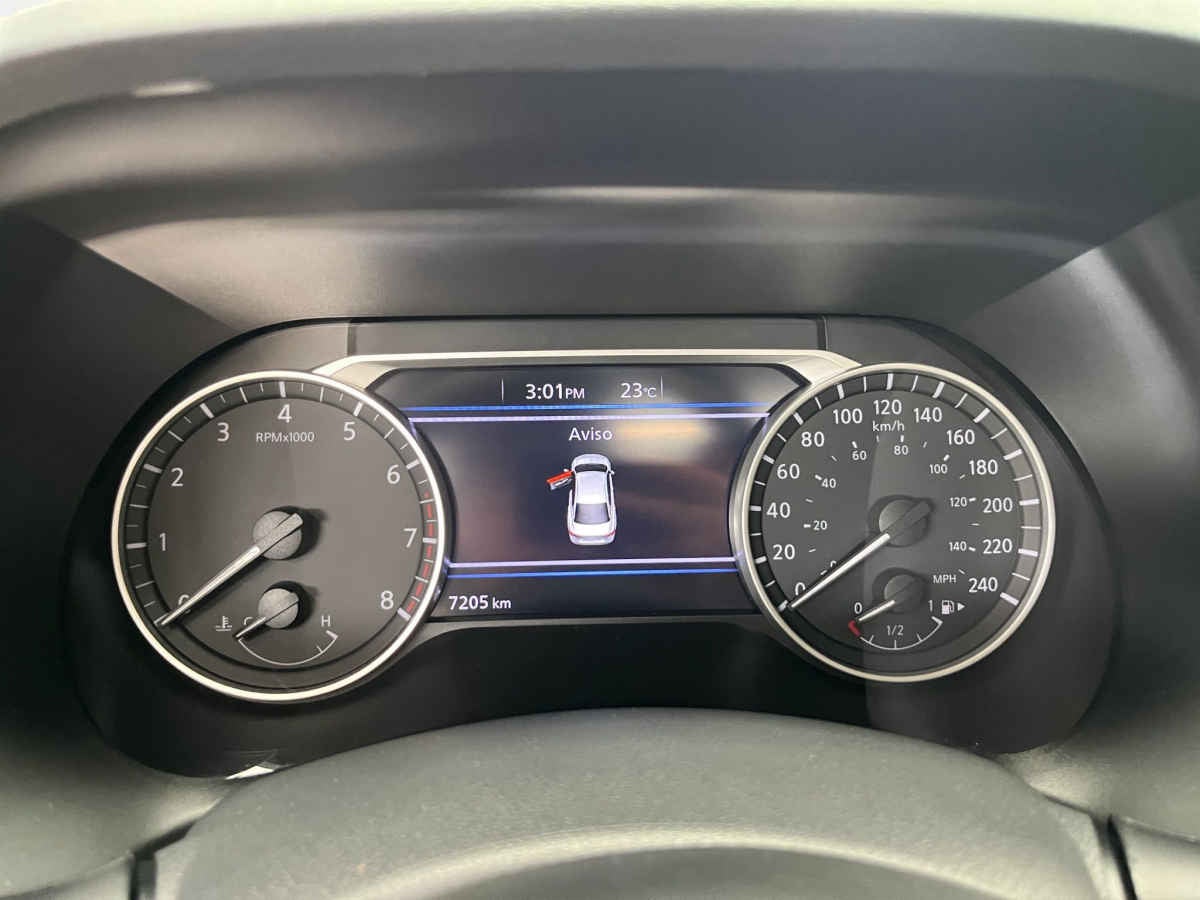 2025 Nissan Sentra 4p SR Platinum Bi-tono L4/2.0 Aut