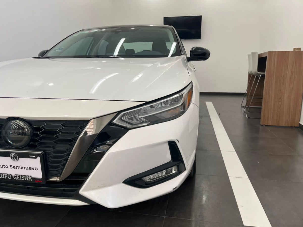 2022 Nissan Sentra 4p SR L4/2.0 Aut
