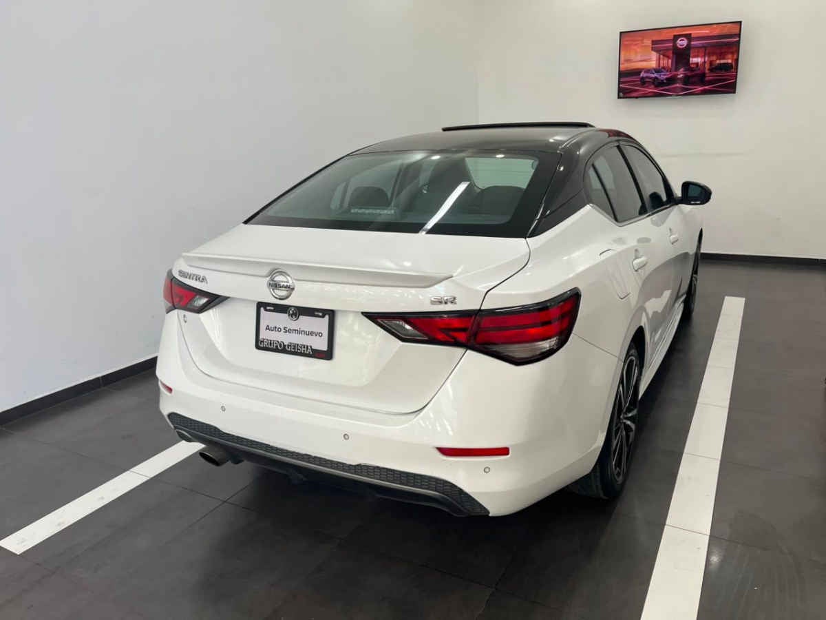 2022 Nissan Sentra 4p SR L4/2.0 Aut