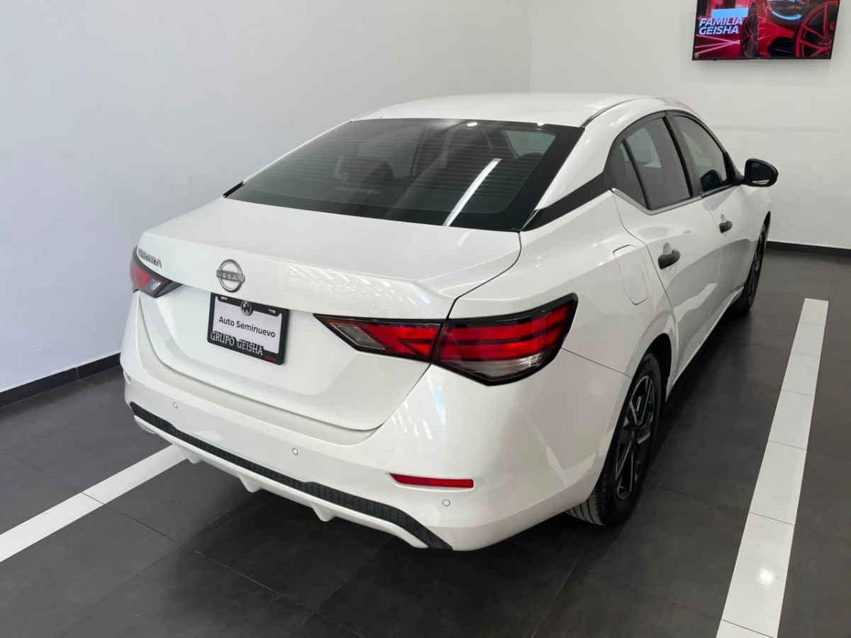 2024 Nissan Sentra 4p Sense L4/2.0 Man