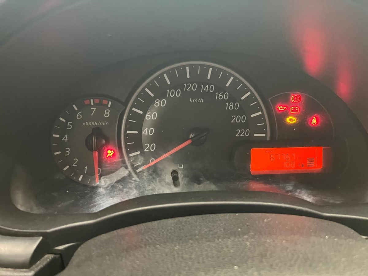 2020 Nissan March 5p Active L4/1.6 Man ABS