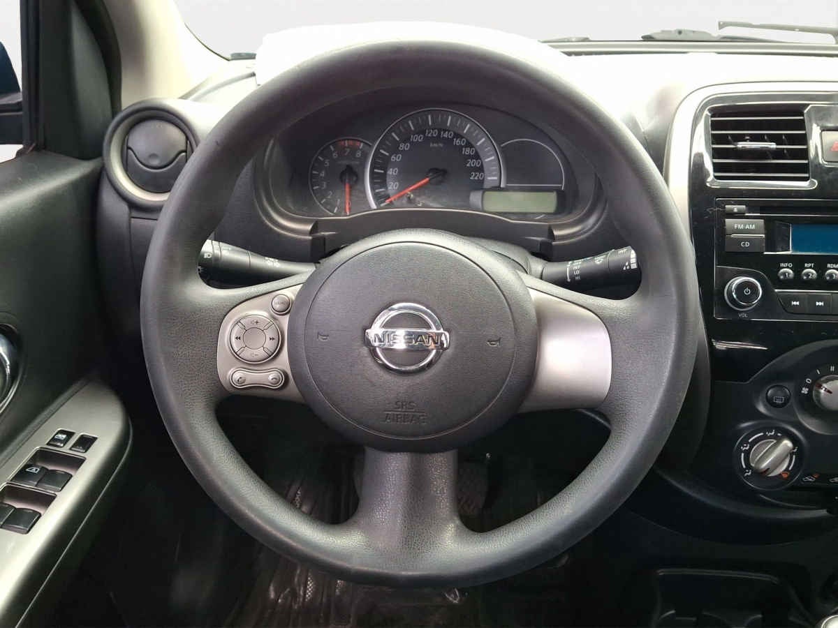 2017 Nissan March 5p Advance L4/1.6 Man