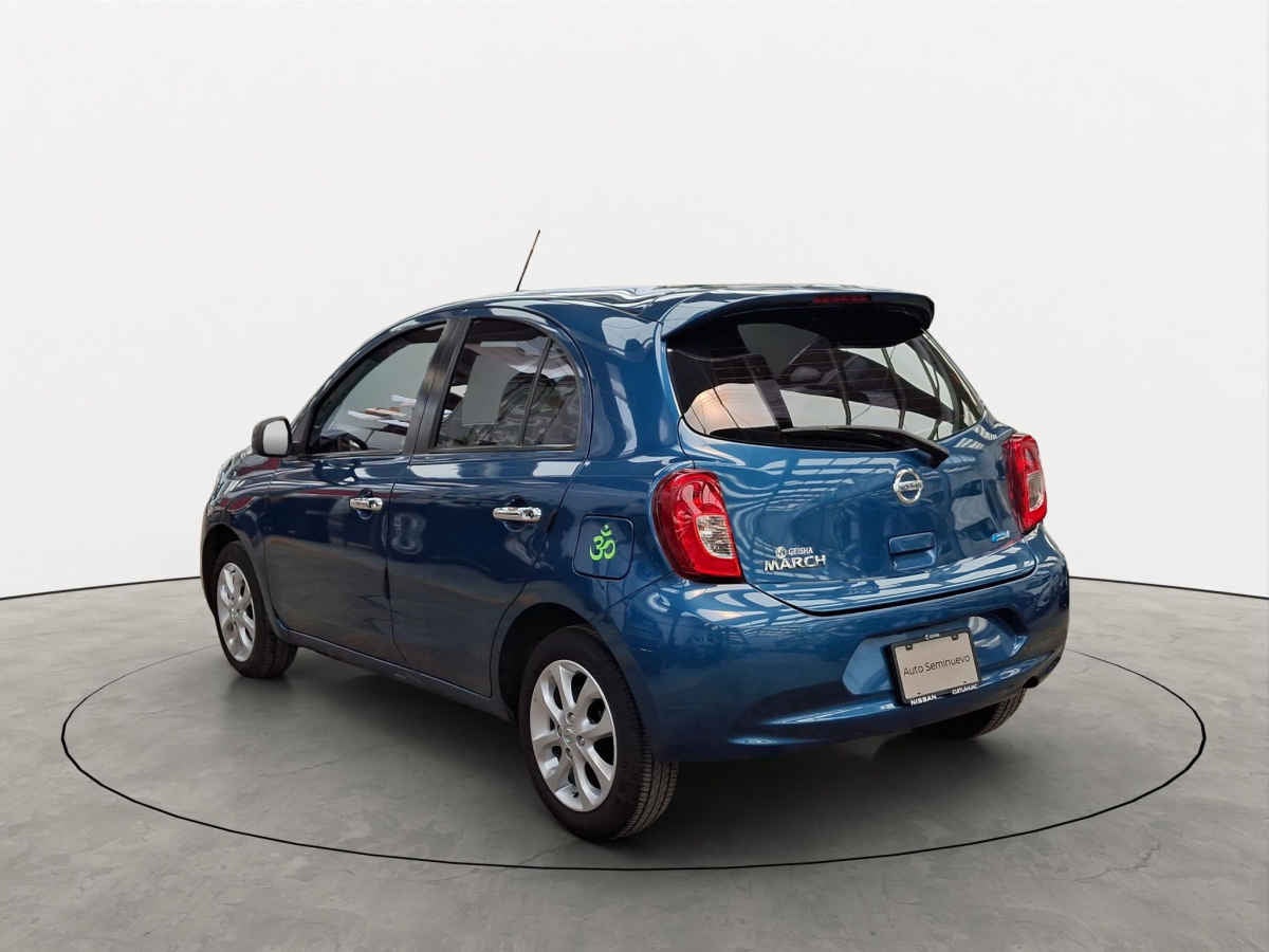 2017 Nissan March 5p Advance L4/1.6 Man