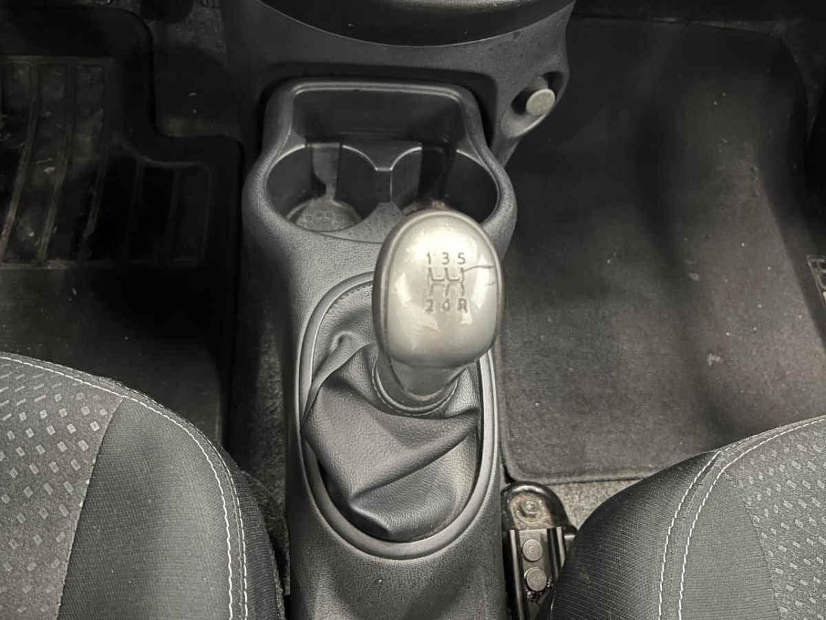 2022 Nissan March 5p Advance L4/1.6 Man