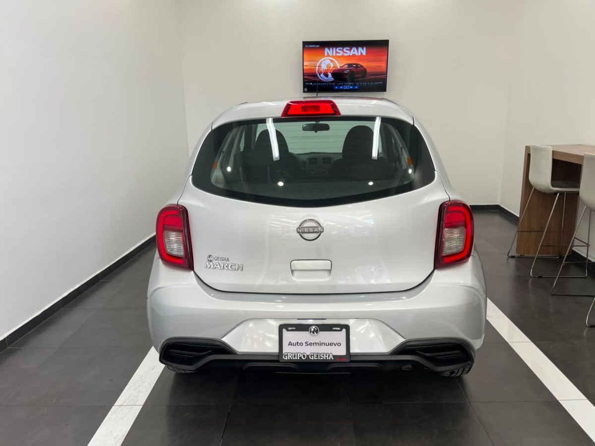 2024 Nissan March 5p Sense L4/1.6 Man