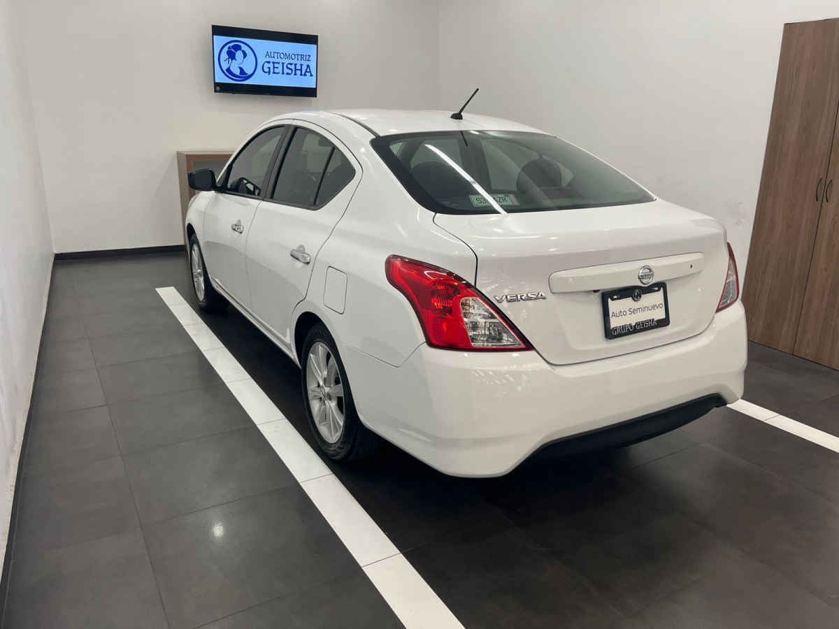 2018 Nissan Versa 4p Advance L4/1.6 Aut