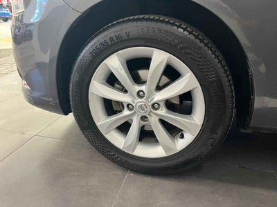 2018 Nissan Versa 4p Advance L4/1.6 Aut