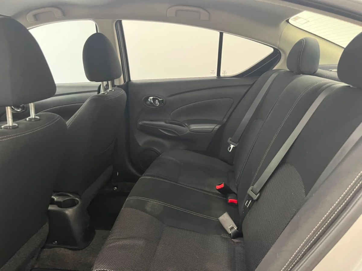 2018 Nissan Versa 4p Advance L4/1.6 Aut