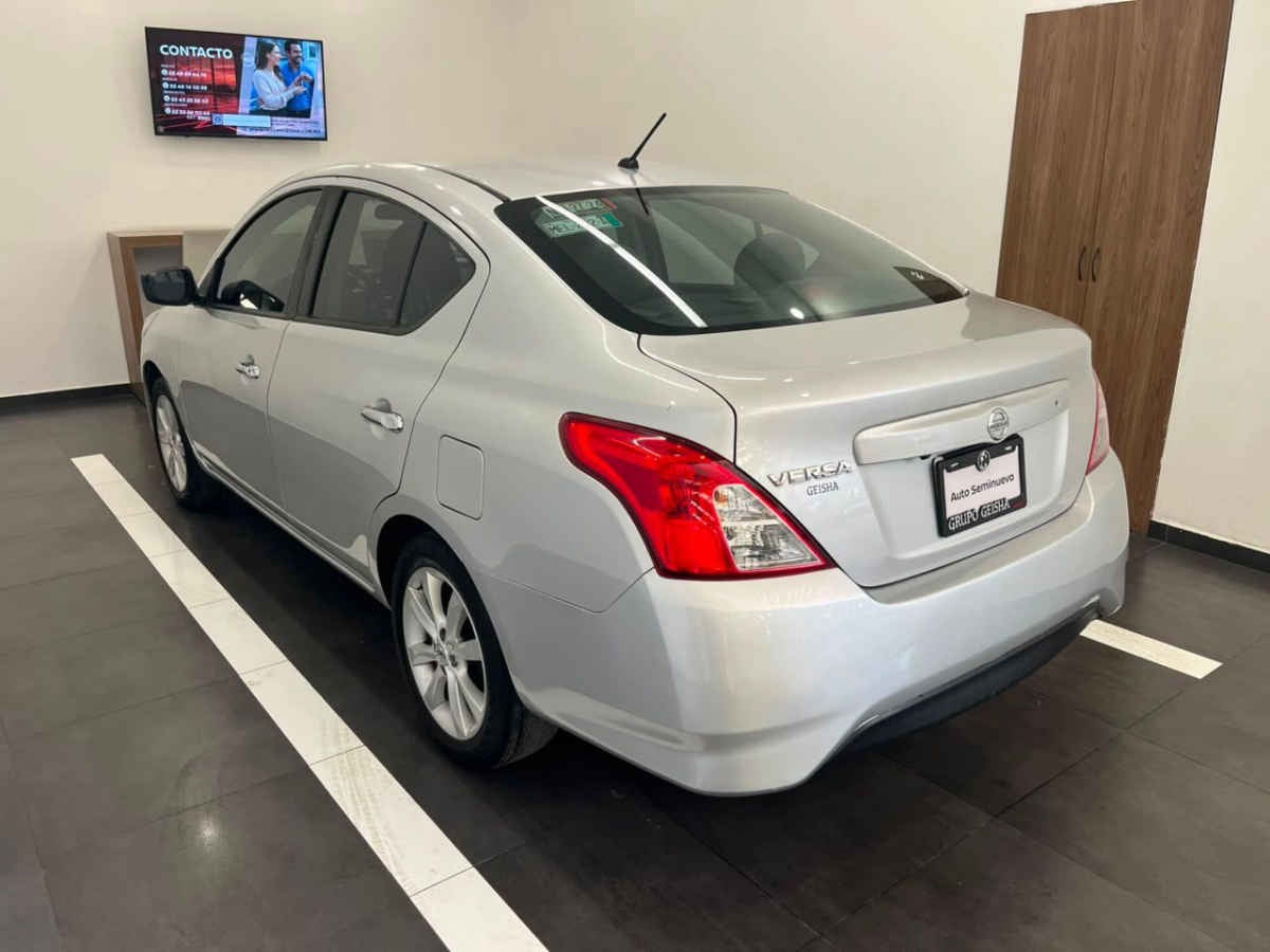 2018 Nissan Versa 4p Advance L4/1.6 Aut