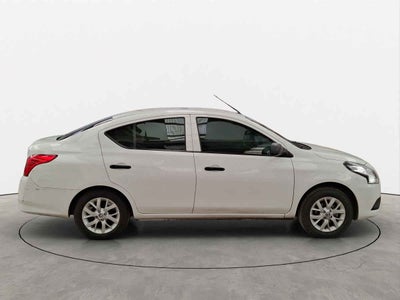 2022 Nissan V-Drive 4p L4/1.6 Man